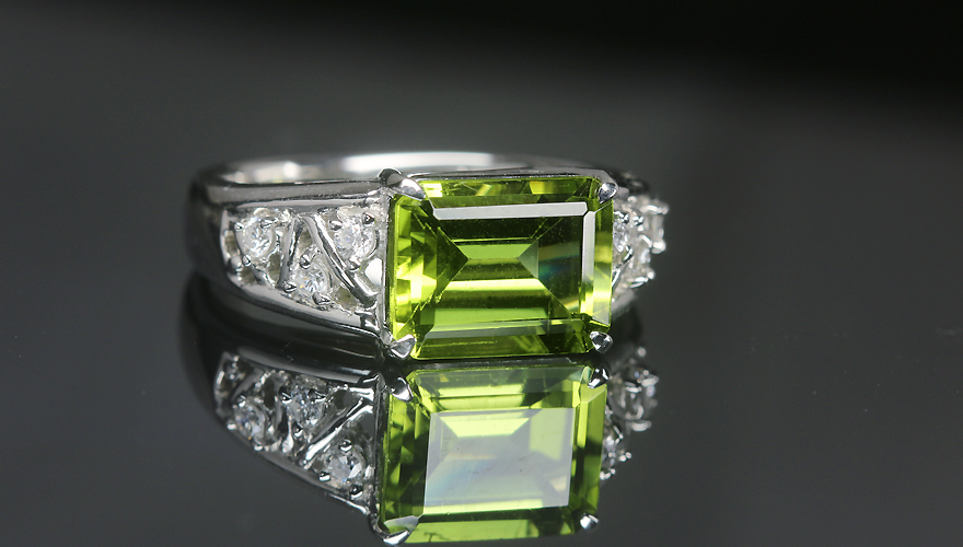 ペリドット 3.3ct ダイヤモンド プラチナ リング(指輪)【品質保証書