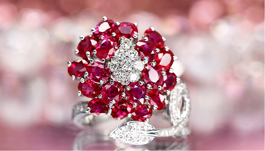 ダイヤモンドとルビーのお花のリングルビー指輪