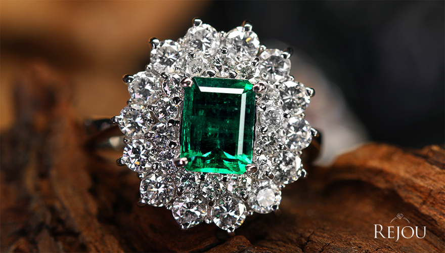 pt900陽刻　VIVID GREEN エメラルド 1.53ct D0.81ct