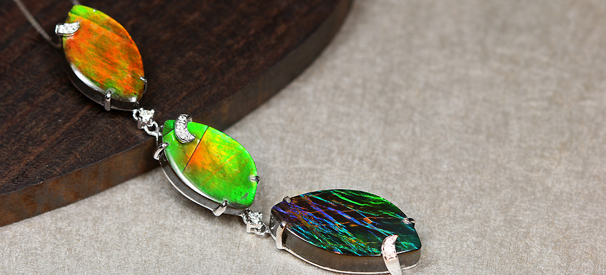 化石？宝石？オパールによく似た遊色を持つアンモライトをご紹介！