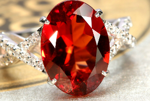 2002年に発見された新種の宝石『アンデシン』とは？