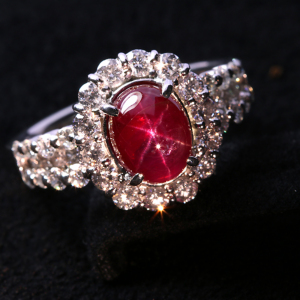 ビルマ産スタールビー3.6ct ダイヤモンド1.17ct プラチナ リング（指輪）【品質保証書/全国宝石学協会ソーティング付】